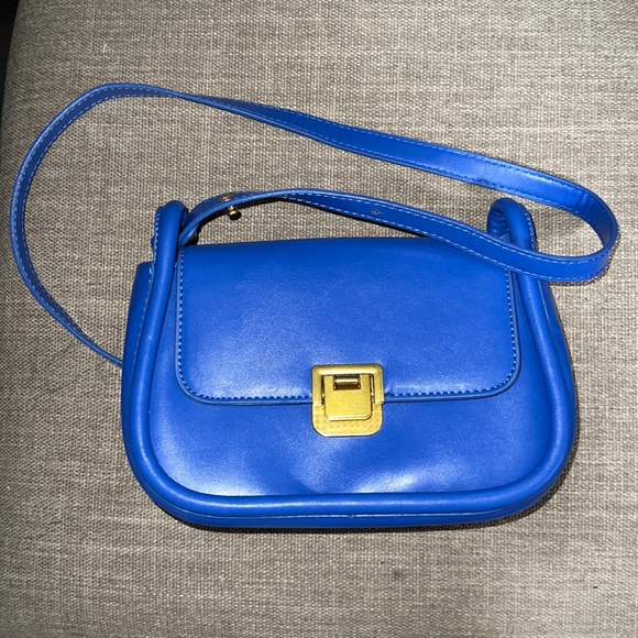 Purse - Picture 1 of 3